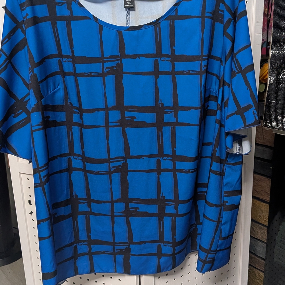 SHEIN Blue and Black Curve Top